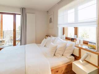 Отели типа «постель и завтрак» Zimowy Domek Boutique Rooms - Adults Only Vege Сверадув-Здруй Двухместный номер Делюкс с 1 кроватью и балконом-6